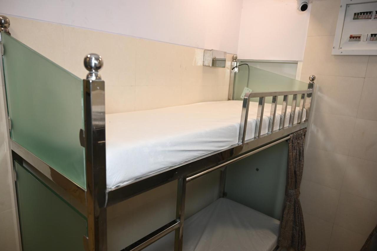 Sagar Dormitory Andheri - Nearest To Andheri Railway Station West Mumbai Exteriör bild