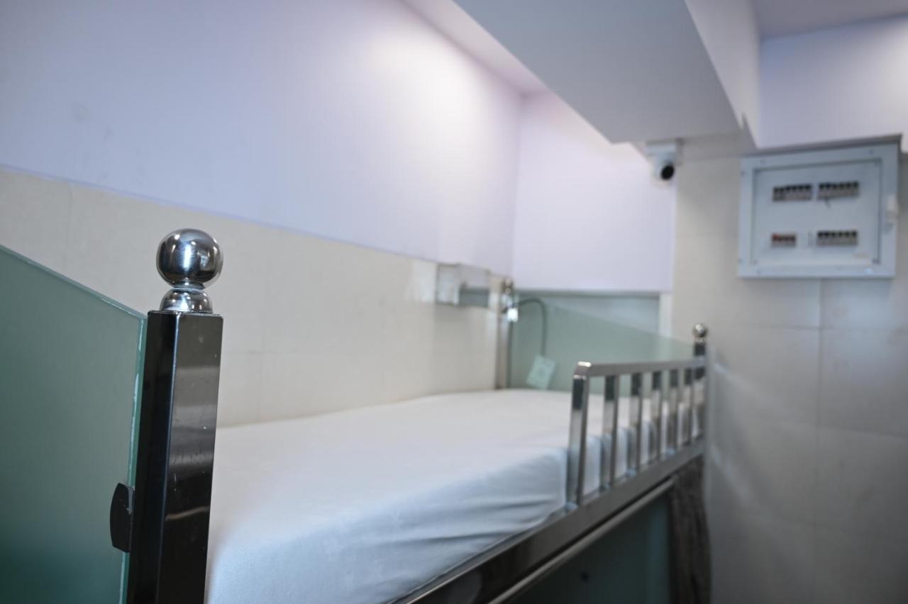 Sagar Dormitory Andheri - Nearest To Andheri Railway Station West Mumbai Exteriör bild
