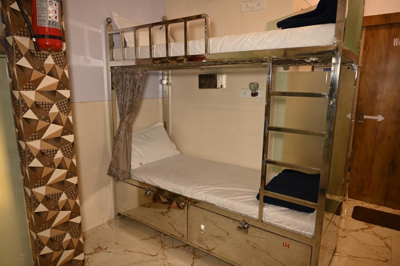 Sagar Dormitory Andheri - Nearest To Andheri Railway Station West Mumbai Exteriör bild