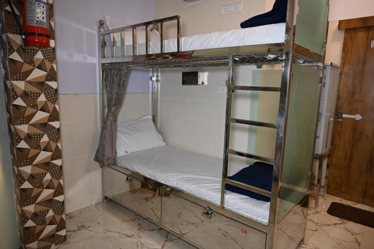 Sagar Dormitory Andheri - Nearest To Andheri Railway Station West Mumbai Exteriör bild