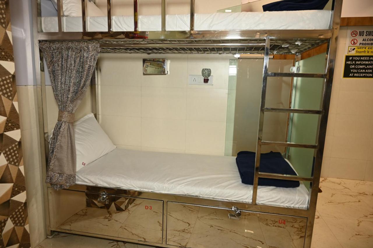 Sagar Dormitory Andheri - Nearest To Andheri Railway Station West Mumbai Exteriör bild